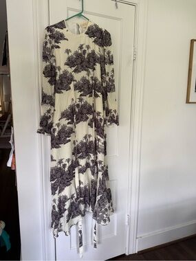 Tuckernuck by India Hicks Cream Dress with Black Scenic Print